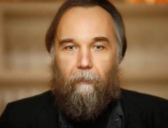 Dugin e la “Quarta Teoria Politica”: l’ideologia illiberale russa che spopola in Occidente e giustifica l’invasione dell’Ucraina