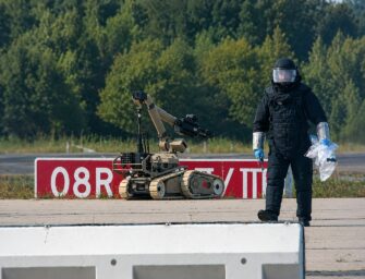 Droni, sabotaggi e voto: la guerra ibrida russa si avvicina all’Italia?